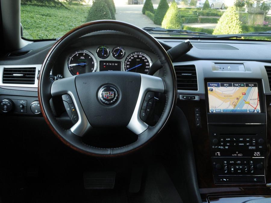  Cadillac Escalade Hybrid 2009 года  (EU) (фото 2 из 6)